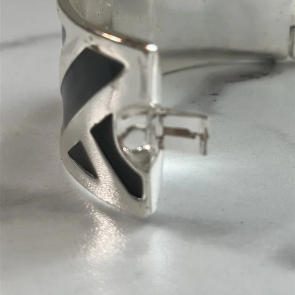 Pre owned Anne Klien Silver and Black Geometric bracelet - Picture 13 of 16